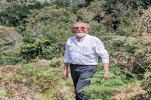 Dr Carlos F. Riveros Gómez