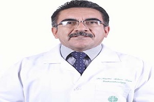 Dr. Carlos Rojas de los médicos digestivos