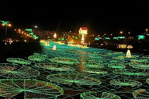 Alumbrados Navideños en el Río Medellín