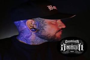 Damian Smashink de los tatuadores en Colombia