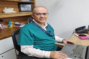 Dr. Bayron Parra Valencia