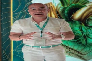 Dr. Carlos Ducuara