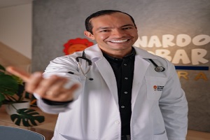 Dr. Leonardo Escobar