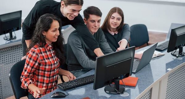 Las mejores academias de informática en Colombia