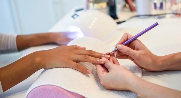 Los mejores salones de uñas en Colombia