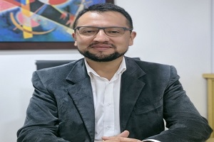 Dr. Benjamin Reyes Beltran, reumatólogo