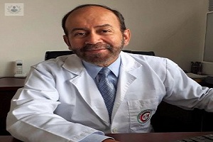 uno de los oncólogos destacados en Colombia, el Dr. Carlos A. Duarte Torres