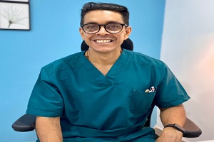 Dr. Carlos Alberto Moreno Chacón, neumólogo