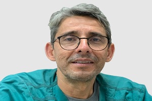 Dr. Carlos Hernán Mejía García, nefrólogo