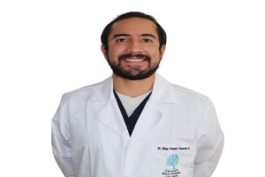 Dr. Diego Severiche Bueno, neumólogo