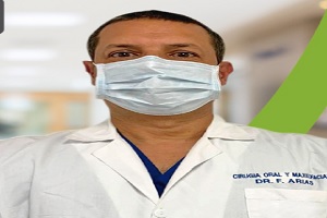 de los mejores estomatólogos en Colombia, el Dr. Francisco Arias Mejía