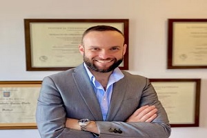 foto del Dr. Horacio Garzón
