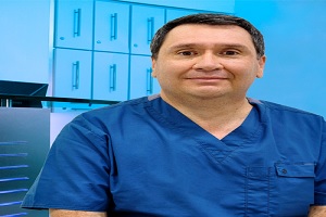 de los mejores estomatólogos en Colombia, el Dr. Jaime Vargas