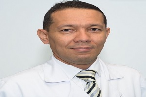 Dr. Rafael Enrique Conde Camacho, neumólogo