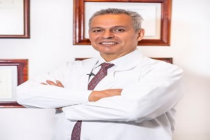 de los mejores ginecólogos en Colombia, el Dr. Roberto Ortegón