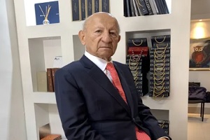 uno de los mejores sastres en Colombia, el sastre Enrique Rojas