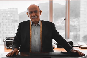 uno de los mejores sastres en Colombia, el sastre Jairo Castrillón Toro